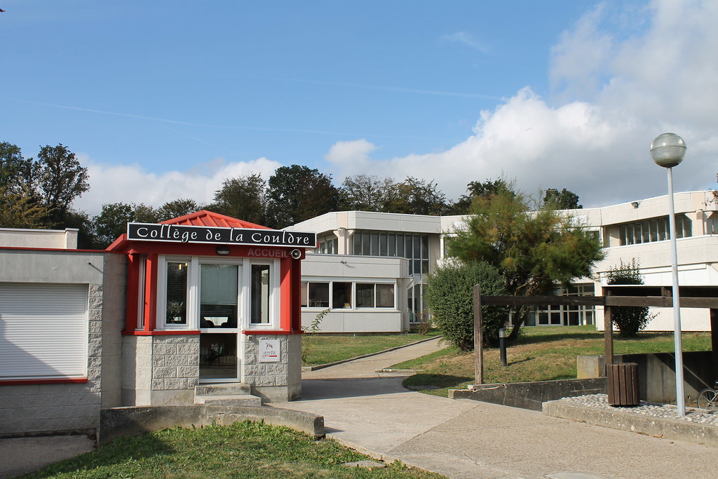 école près d'un pinel montigny le bretonneux